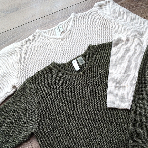 sahalie Sweaters - 2 Sahalie Chunky Knit V-Neck Long Sleeve Sweaters - Cotton Blend - Tan & Green L